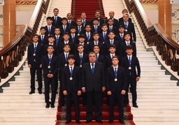 Встреча с футболистами юношеской сборной Таджикистана